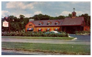 Connecticut   Wethersfield  ,  Red Coach Grilles Restaurant