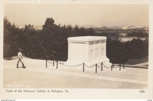 RP: ARLINGTON , Virginia , 1930-40s ; Tomb of the Unknown Soldier