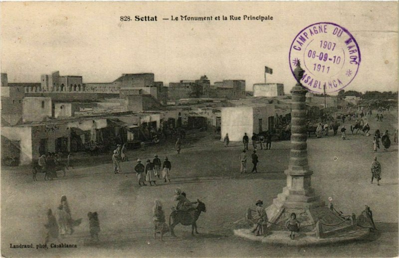 CPA AK MAROC SETTAT - Le Monument et la Rue Principale (219072)