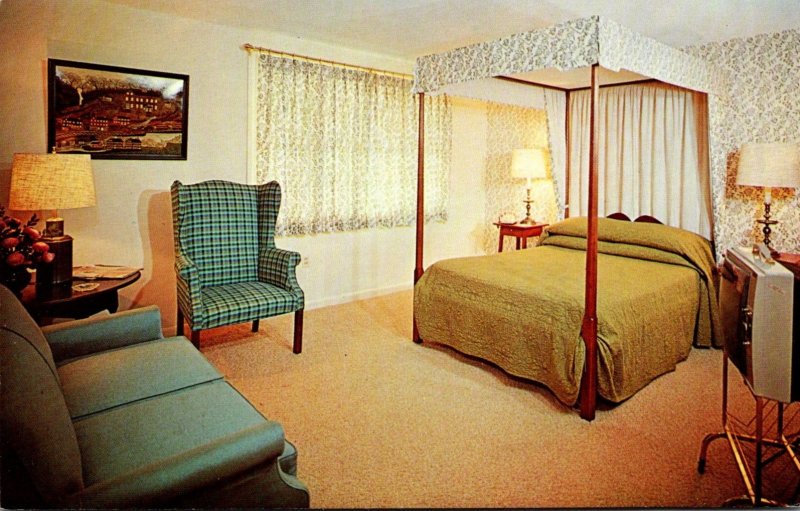 Massachusetts Auburn Yankee Drummer Inn and Motor House Typical Guest Room