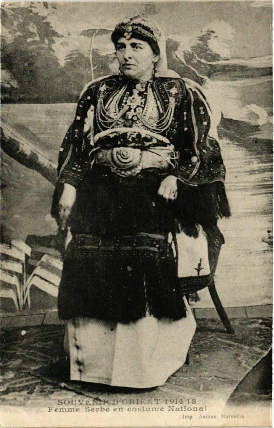 CPM AK Souvenir D'Orient - Femme Serbe En Costume Traditionnel MACEDONIA SERBIA