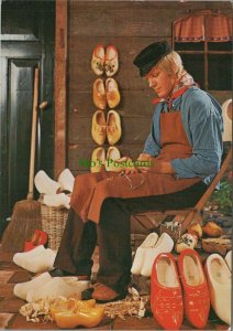 Netherlands Postcard - Klompenmaker - Clog Maker  RR10855
