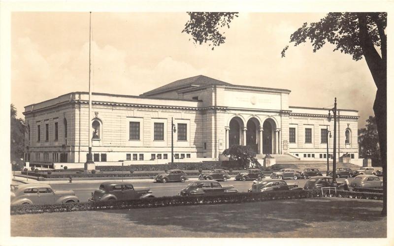 Detroit Michigan~Detroit Institute of Arts~Classic 40s Cars in Street~RPPC