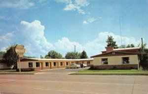 COEUR D'ALENE, ID Idaho  MAPLE LEAF MOTEL  Roadside  50's Cars  Chrome Postcard