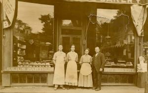 MA - Lowell, 1912. Julius Parthum Fancy Bakery.  *RPPC    (damaged but still ...