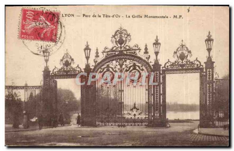 Old Postcard Lyon Park head of the Monumental Gold Grid