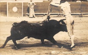 Armillita Banderillando Tarjeta Postal Bullfighting 1941 