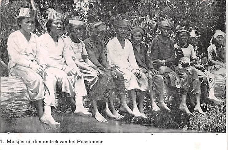 Meisjes uit den motrek van het Possomeer Indonesia, Republik Indonesia Unused 
