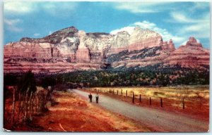 M-29960 Gorgeous red sandstone formations Oaks Creek Canyon Arizona