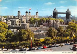 BR91323 the tower of london and tower bridge car voiture uk