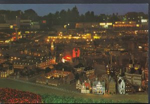 Netherlands Postcard - Model Village, Miniatuurstad,, Madurodam, Den Haag  RR10