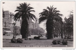 RP: BUENOS AIRES , Argentina , 20-40s ; Avenida Leandro N. Alem