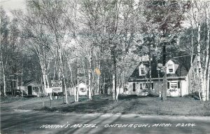 Postcard RPPC Michigan Ontonagon Hokan's Motel occupation roadside 23-7538