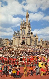 Welcome to Walt Disney world Cinderella's Castle Disneyland, CA, USA Disney U...