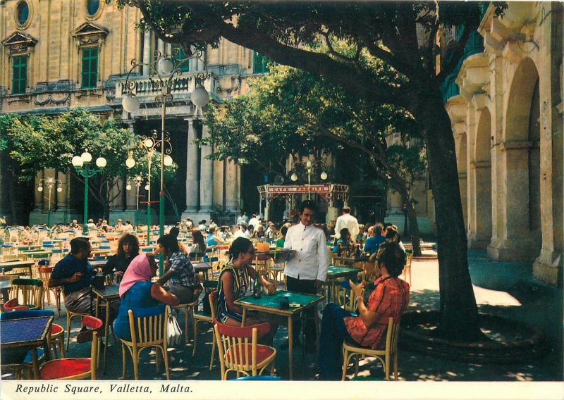 Postcard Malta Valletta Republic Square