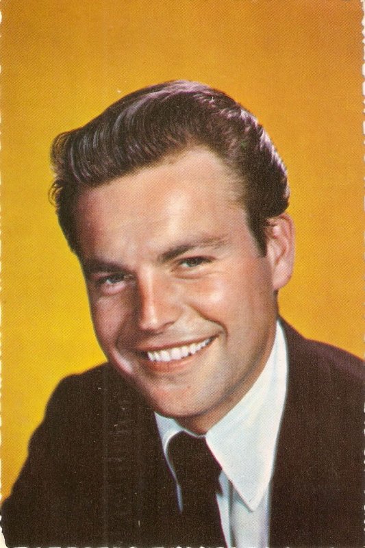 Robert Wagner. Actor of Say One For Me Modern Spanish photo  postcard