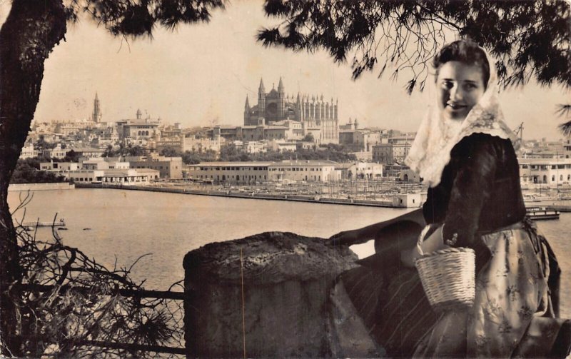 A711 Spain Mallorca Palma Belleza Mallorquina Cathedral Ethnic Woman postcard