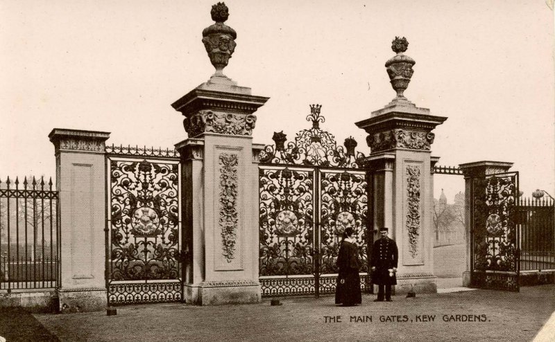 UK - England, London. Richmond, Kew Gardens Main Gates