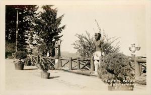 1940s RPPC Postcard; Totem Pole, Malahat Chalet BC Trans-Canada Hwy unposted