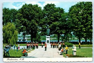 FREDERICTON, N.B. Canada ~ Officer Square LORD BEAVERBROOK Statue 4x6 Postcard