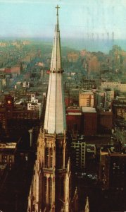 Vintage Postcard 1958 Chicago Temple First Methodist Clark & Washington St. ILL