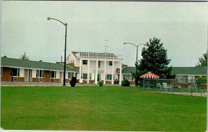 Postcard HOTEL SCENE Burlington Iowa IA AK3360