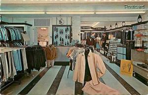 Canada, Quebec, Donnacona, Lhomme Chic, Interior, par Po-Lo No. 11941