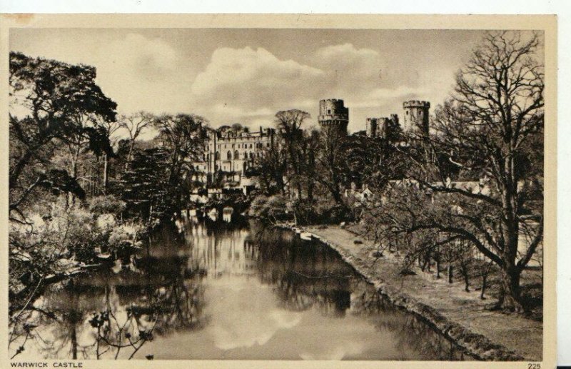 Warwickshire Postcard -  Warwick Castle - Ref TZ2385