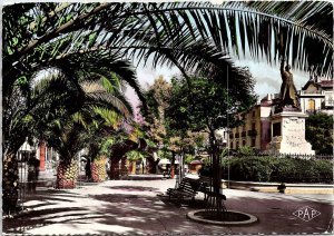 VINTAGE CONTINENTAL SIZE POSTCARD STREET SCENE PERPIGNAN FRANCE c. 1960s