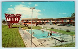 CHEYENNE, WY Wyoming ~ FLEETWOOD MOTEL  c1960s  Cars Roadside  Postcard