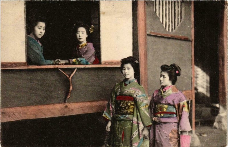 PC CPA geisha girls passing by hand colored JAPAN (a13014)