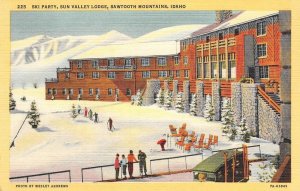 Ski Party SUN VALLEY LODGE Sawtooth Mountains, Idaho c1940s Vintage Postcard