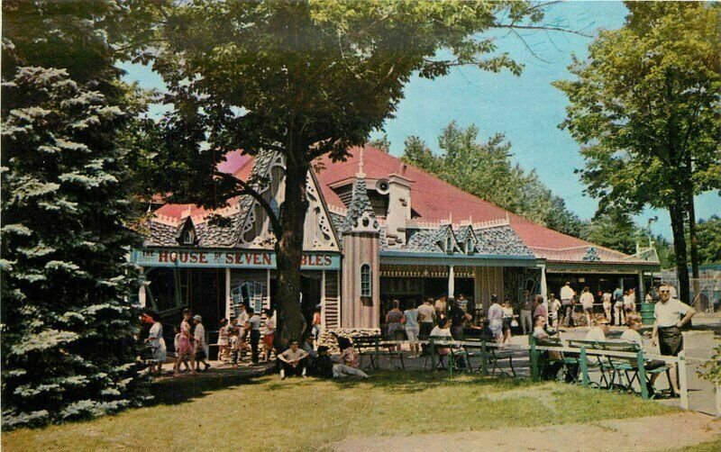 Salem Massachusetts 1950s Wakefield Amusement Canobie Park Postcard 21-7686