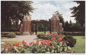 Jackson Park Gates, Flowers, Windsor, Ontario, Canada, 40´s-60´s