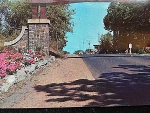 Postcard  Gananoque, Canadian Gateway to the Thousand Islands, Ontario. W2