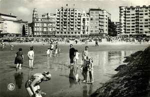 belgium, OOSTENDE OSTENDE, Albert I Wandeling, Strand (1960s) Postcard (1)