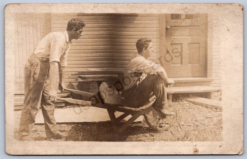 K16/ Interesting RPPC Postcard c1910 Men Wheelbarrow Comic 267