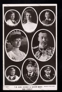 ROY653 - King George V - King & Queen with all Six Children - Postcard