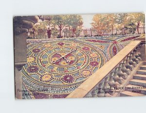 Postcard The Floral Clock, Princes Street Gardens, Edinburgh, Scotland