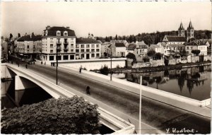 CPA MELUN Sur le Pont du General Leclerc (1320465)