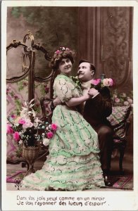 Romantic Couple Dans Vos Join Veux Comme En Un Miroir Vintage RPPC C118