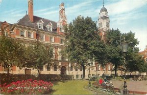 Postcard UK England Leicester town hall