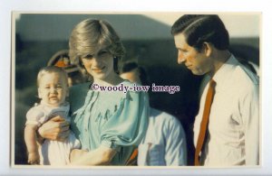 r2478 - Prince Charles & Diana with Baby William in Australia c1983 - postcard