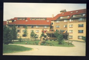 Waterville Valley, New Hampshire/NH Postcard, Black Bear Lodge