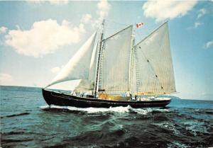 BF37355 norma and gladis newfoundland fishing canada   Boat Ship Bateaux