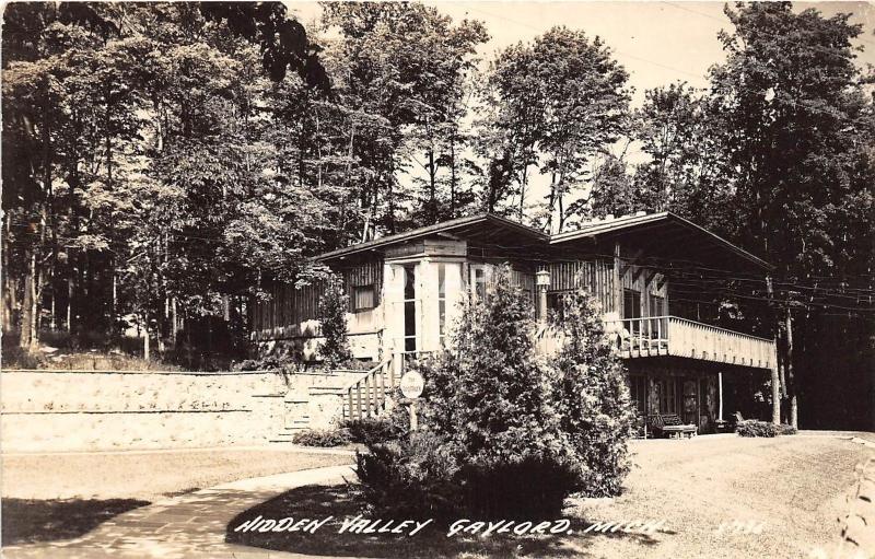 A90/ Gaylord Michigan Mi Real Photo RPPC Postcard c50s Hidden Valley Home Cabin