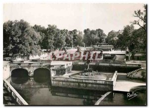 Modern Postcard Nimes Gard Jradin Fountain