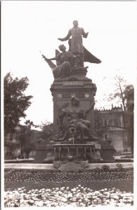 Chile Valparaiso Monumento a Los Heroes de Iquique Vintage RPPC  09.57