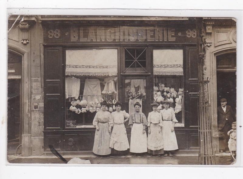 PARIS : blanchisserie, femmes - etat