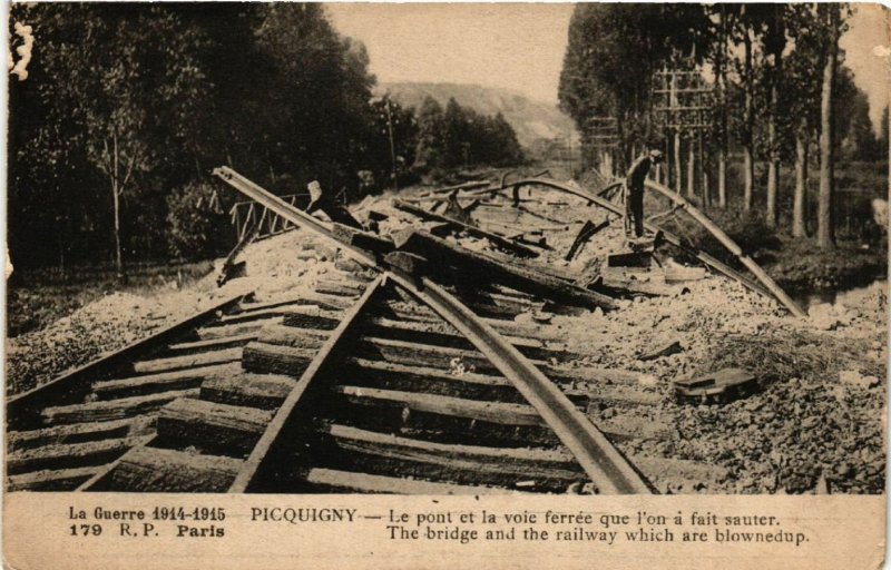 CPA La Guerre 1914-1915 - PICQUIGNY - Le pont et la voie ferrée que (514850)